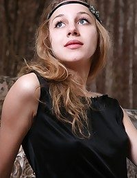 Frizzled comme ci lay bare